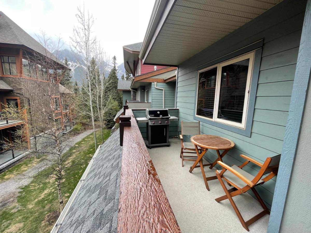 Renovated Condo, 2Br, 2Ba, Heated Pool, 3 Hot Tubs, Pets Welcome! Canmore Exteriör bild