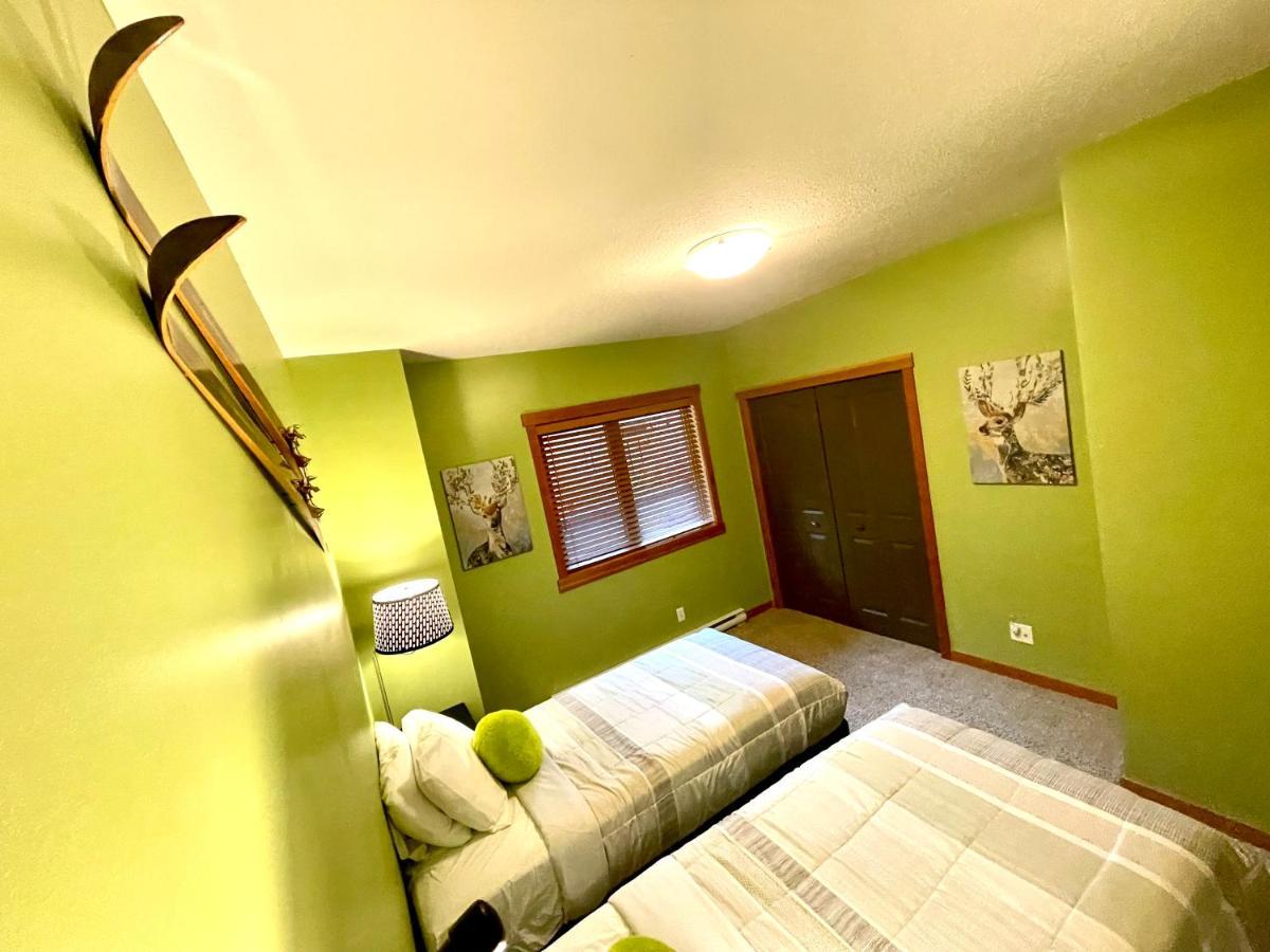 Renovated Condo, 2Br, 2Ba, Heated Pool, 3 Hot Tubs, Pets Welcome! Canmore Exteriör bild