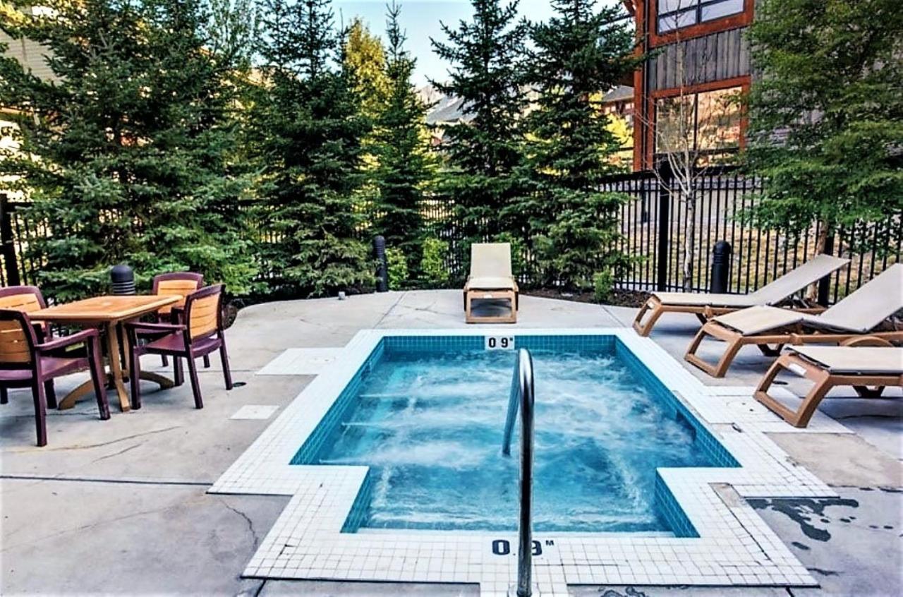 Renovated Condo, 2Br, 2Ba, Heated Pool, 3 Hot Tubs, Pets Welcome! Canmore Exteriör bild