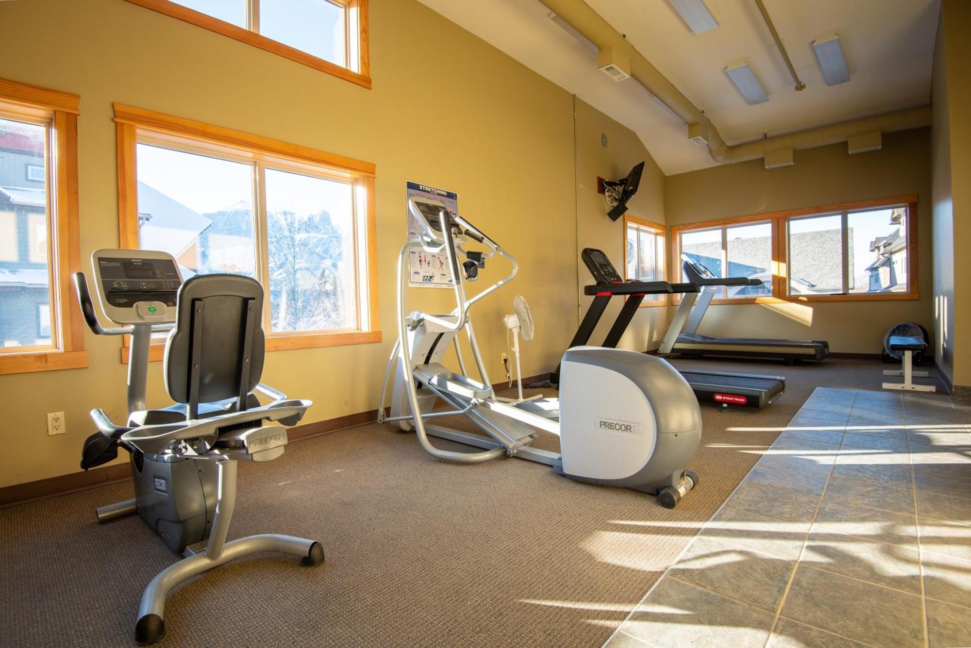 Renovated Condo, 2Br, 2Ba, Heated Pool, 3 Hot Tubs, Pets Welcome! Canmore Exteriör bild